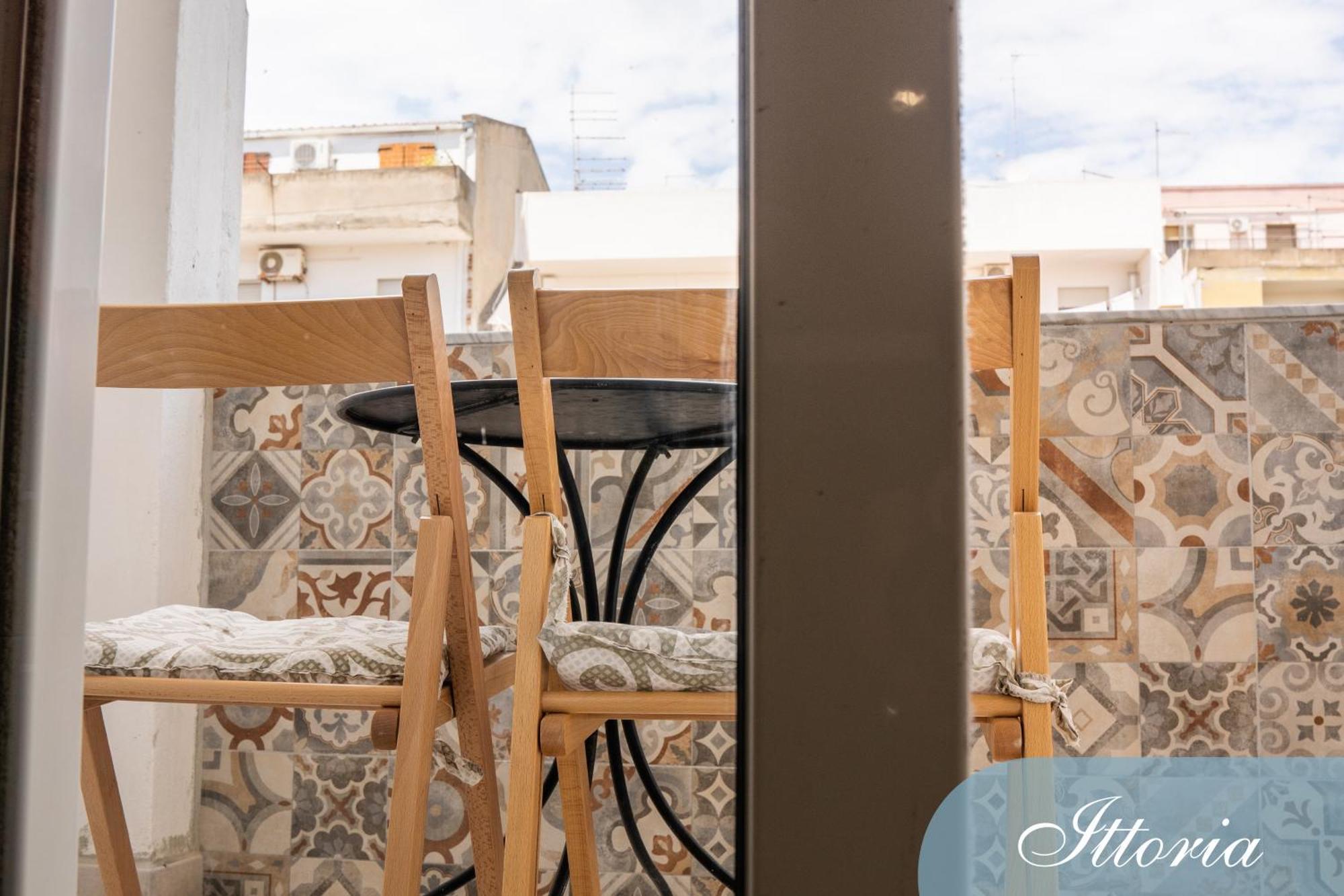 קליארי Domus Deianas Apartments מראה חיצוני תמונה